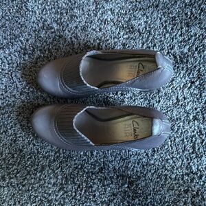 Women’s grey Clark shoes. Size 7.